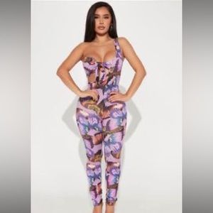 Fashion Nova jumpsuit, still brand new with the tags and never worn!